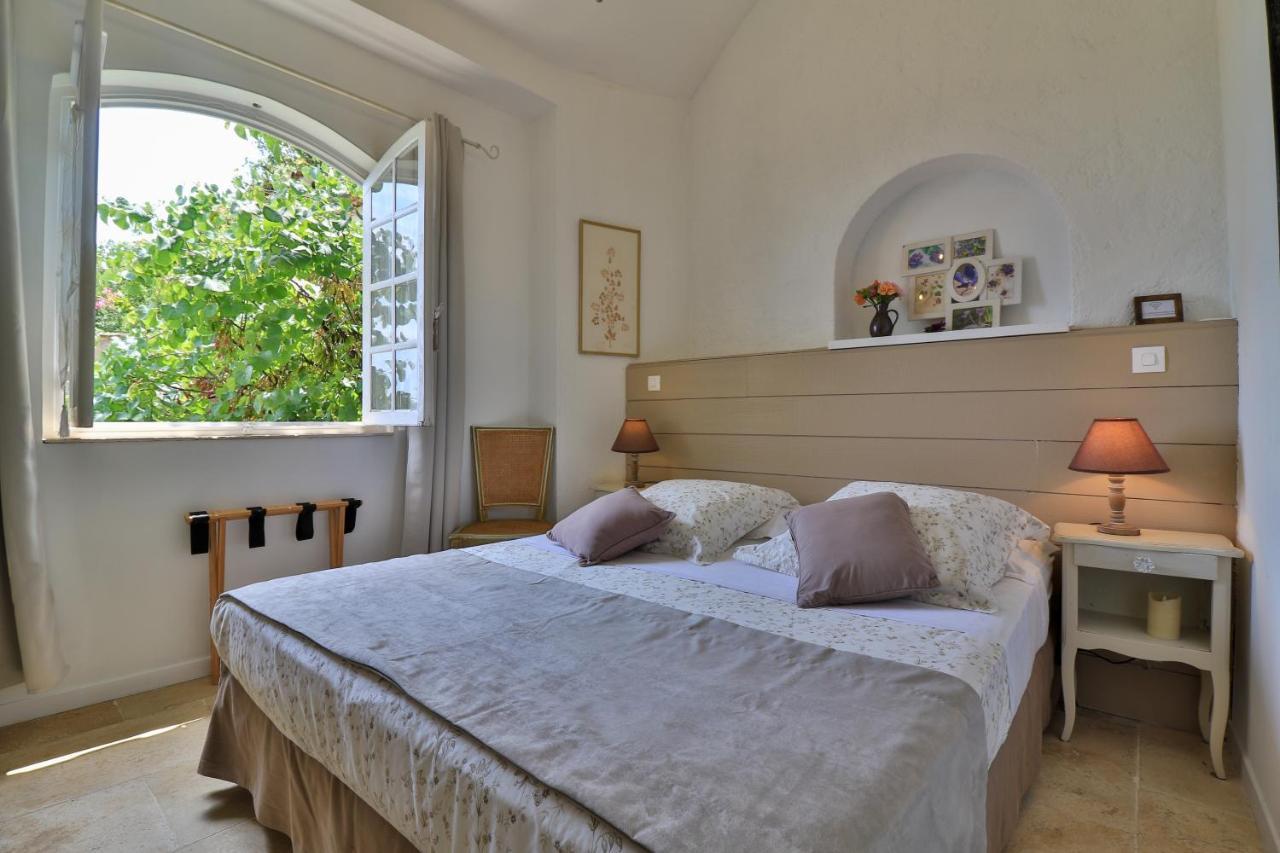 Bed and Breakfast Le Mazet De Tourrettes Екстер'єр фото