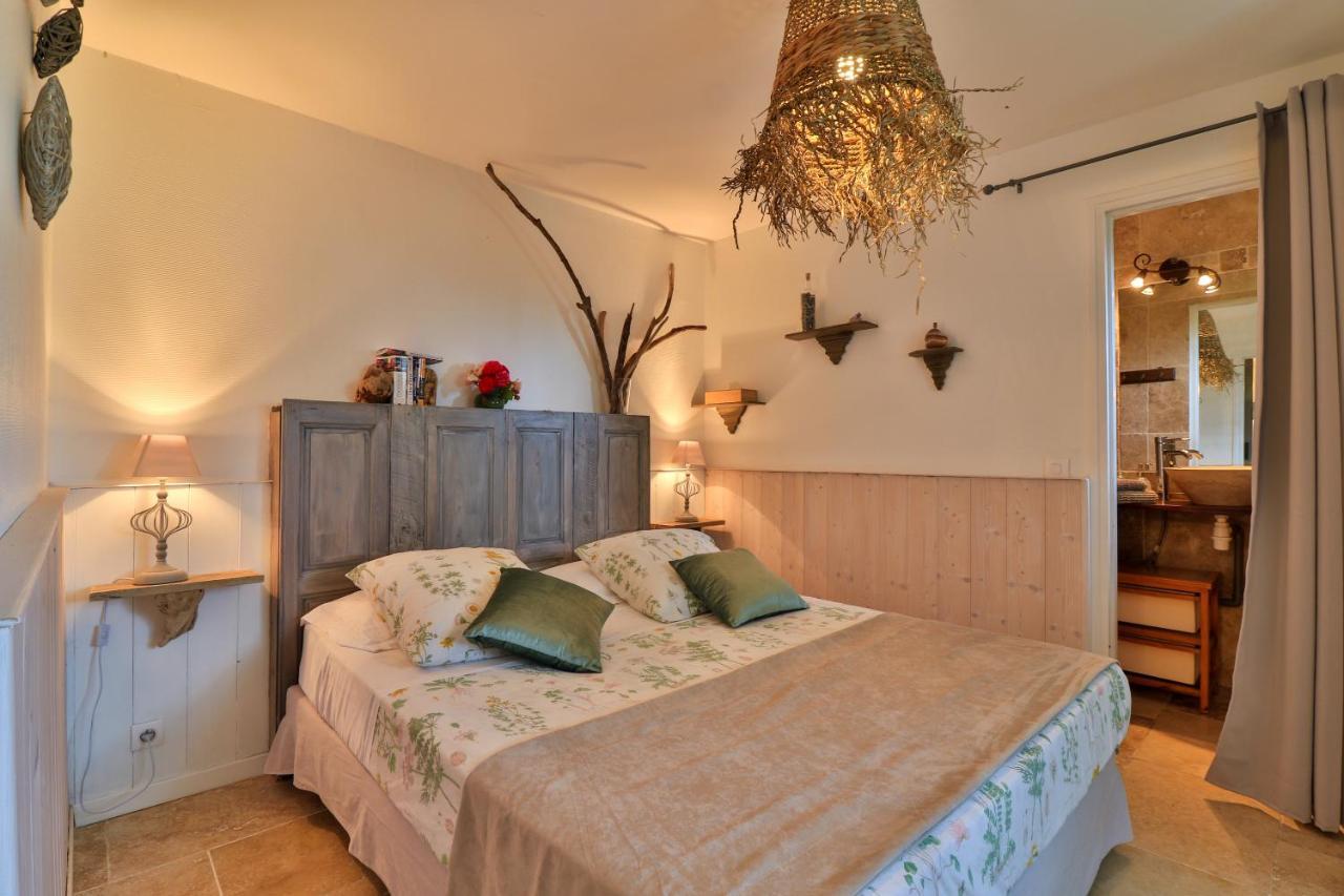Bed and Breakfast Le Mazet De Tourrettes Екстер'єр фото