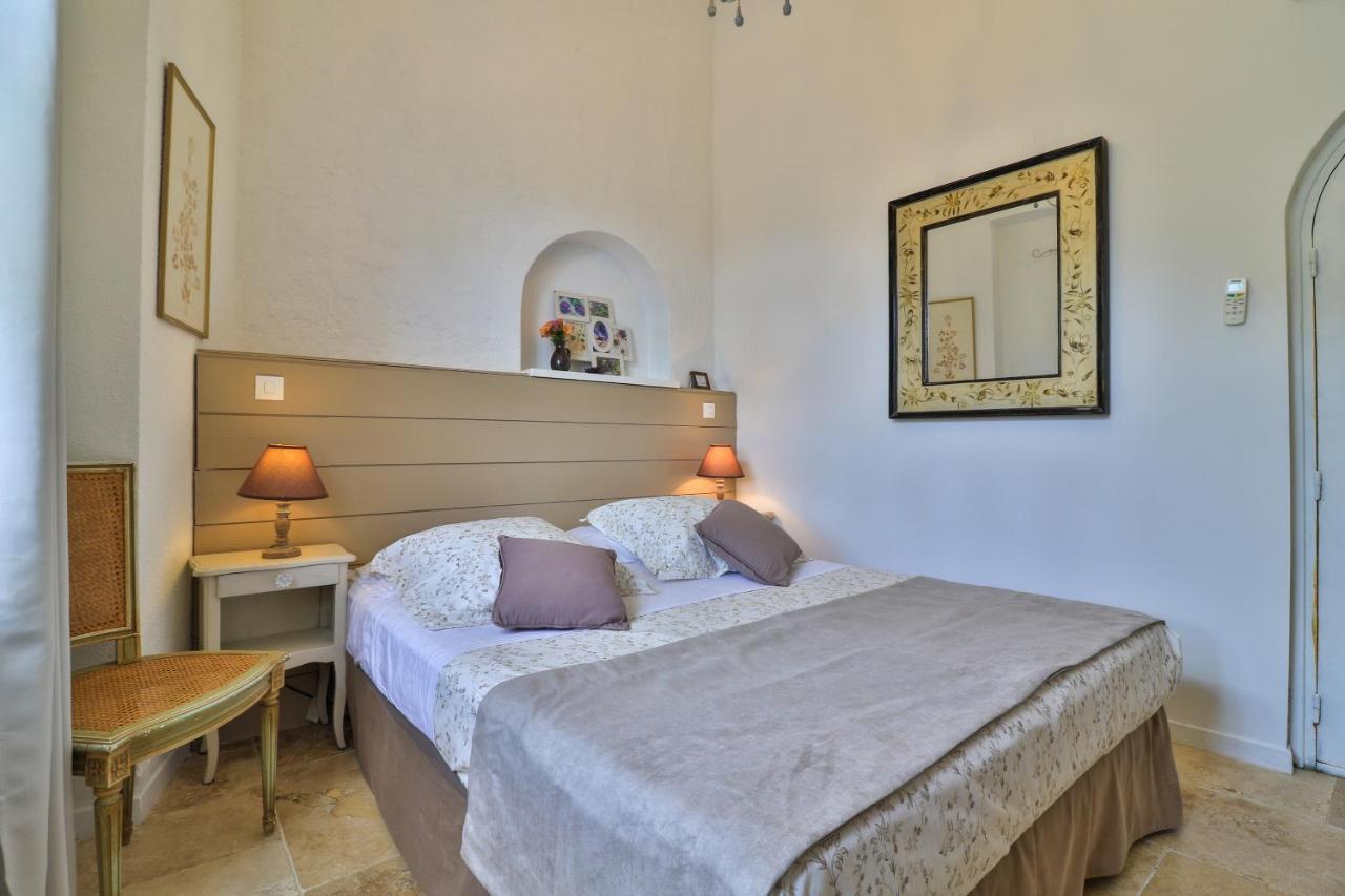 Bed and Breakfast Le Mazet De Tourrettes Екстер'єр фото