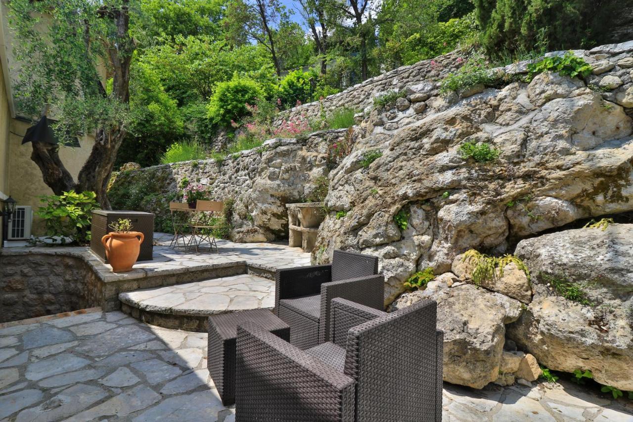 Bed and Breakfast Le Mazet De Tourrettes Екстер'єр фото