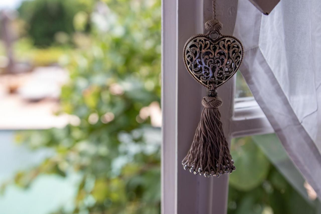 Bed and Breakfast Le Mazet De Tourrettes Екстер'єр фото