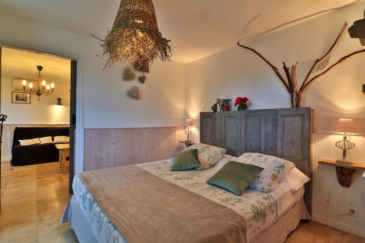 Bed and Breakfast Le Mazet De Tourrettes Екстер'єр фото