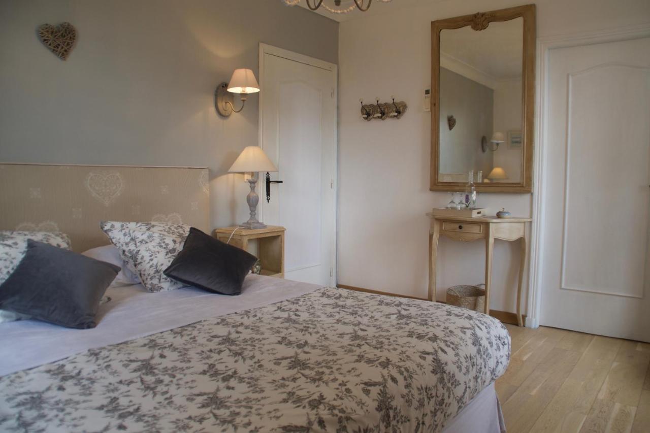Bed and Breakfast Le Mazet De Tourrettes Екстер'єр фото