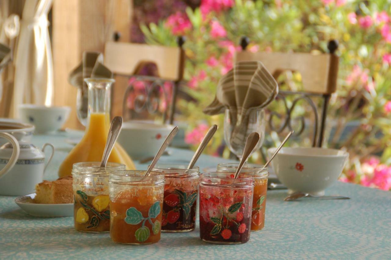 Bed and Breakfast Le Mazet De Tourrettes Екстер'єр фото
