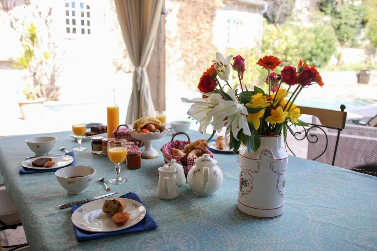 Bed and Breakfast Le Mazet De Tourrettes Екстер'єр фото