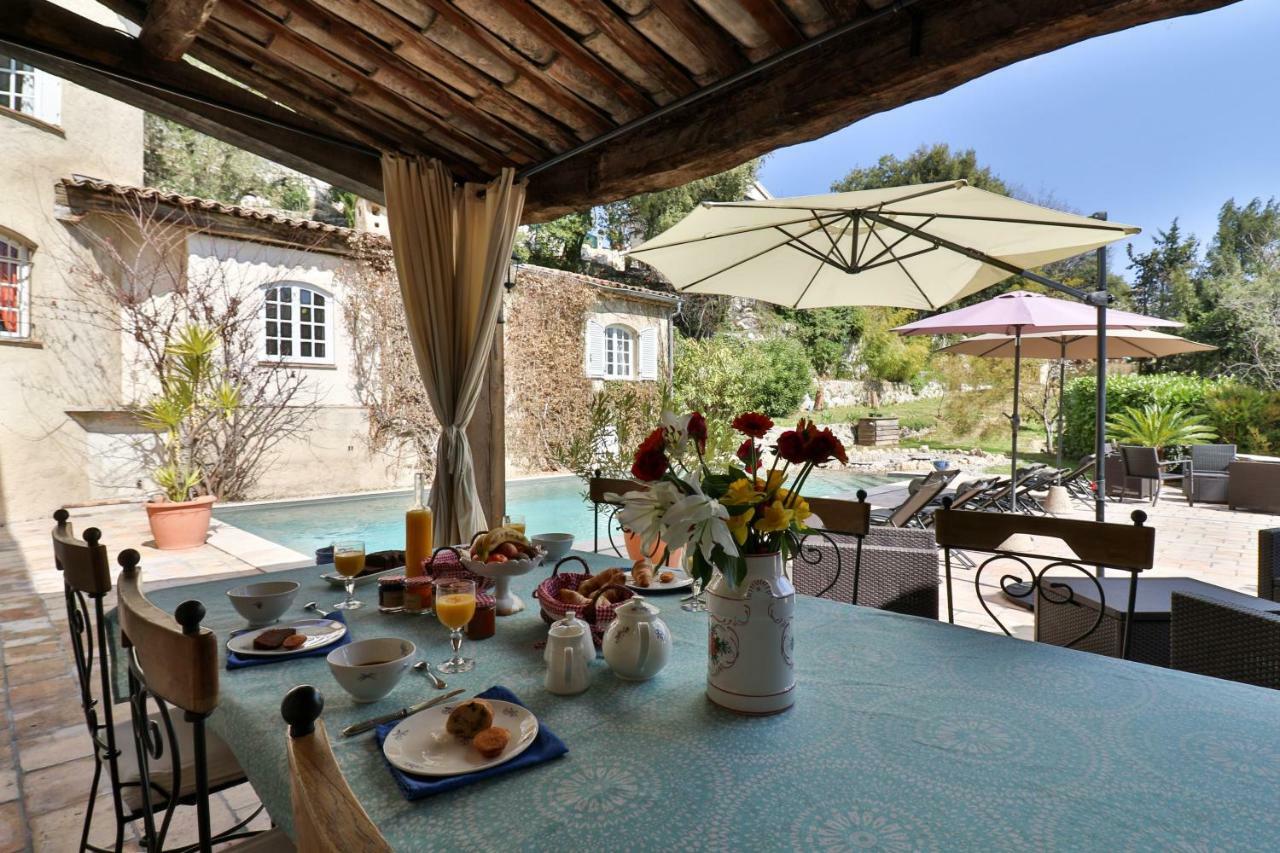Bed and Breakfast Le Mazet De Tourrettes Екстер'єр фото